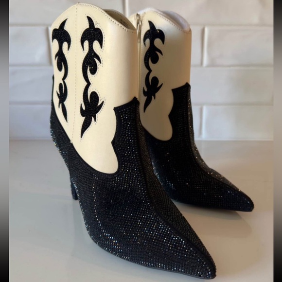 NWT in Box I.N.C. Women’s Indigo Embellished Cowboy Booties Size 6.5 - Picture 4 of 7